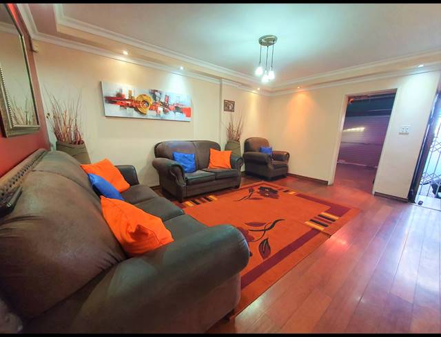 3 BEDROOM HOUSE FOR SALE IN RUYTERWACHT